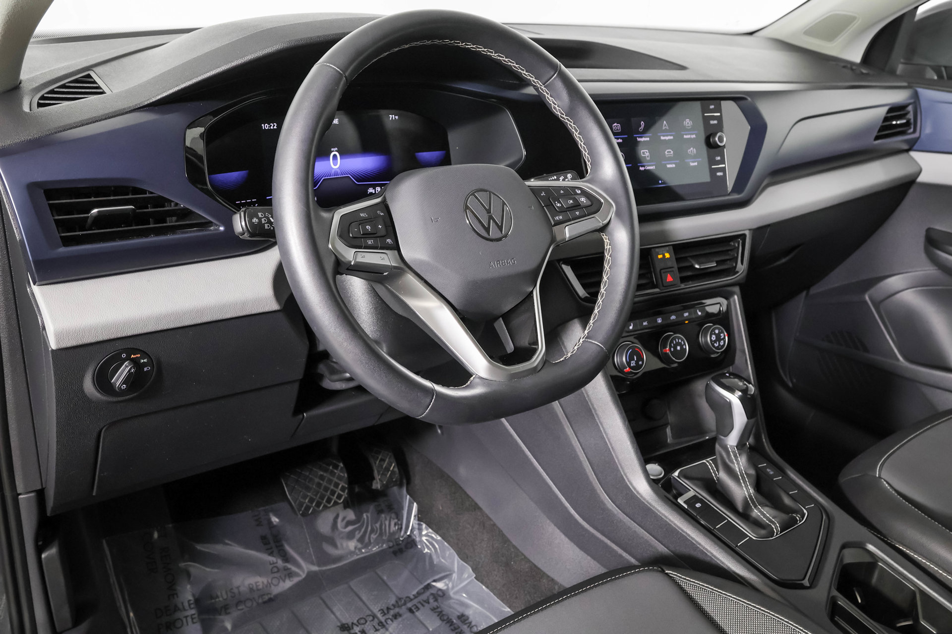 Used 2023 Volkswagen Taos SE FWD image 4