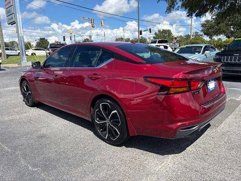 Used 2023 Nissan Altima 2.5 SR w/ SR Premium Package FWD image 4
