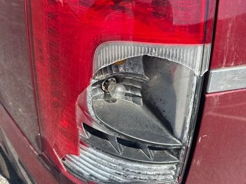 Used 2011 Chrysler Town & Country Limited FWD image 9