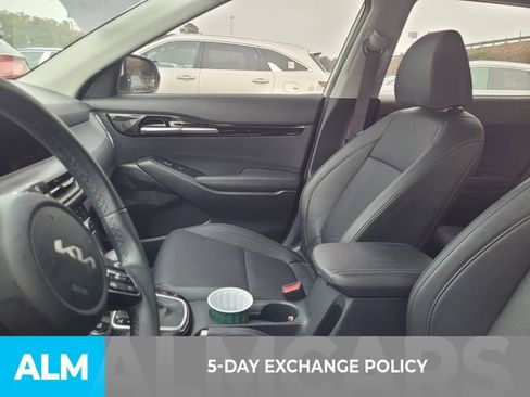 Used 2025 Kia Seltos EX w/ EX Sunroof Package image 4