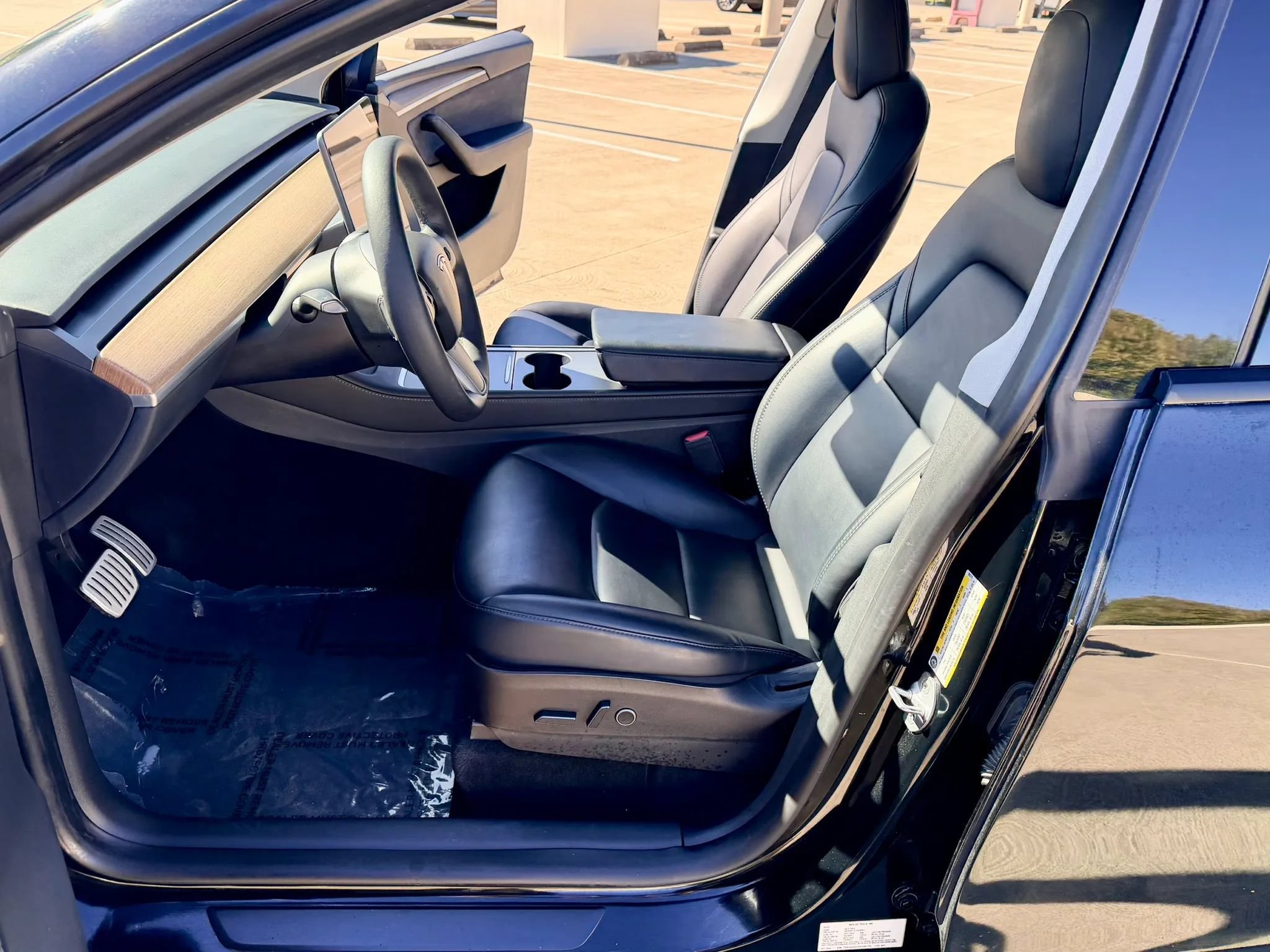 Used 2023 Tesla Model Y Long Range AWD/4WD image 23