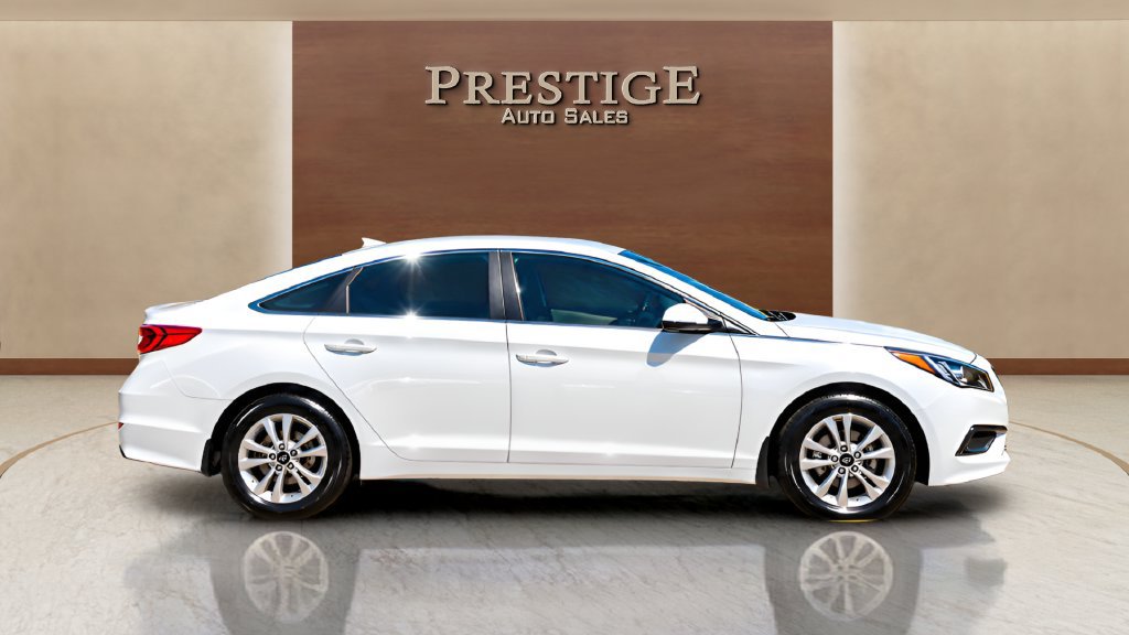 Used 2016 Hyundai Sonata SE FWD image 1