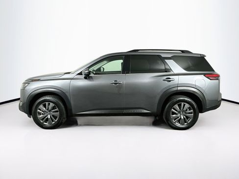 Used 2025 Nissan Pathfinder SV FWD image 4