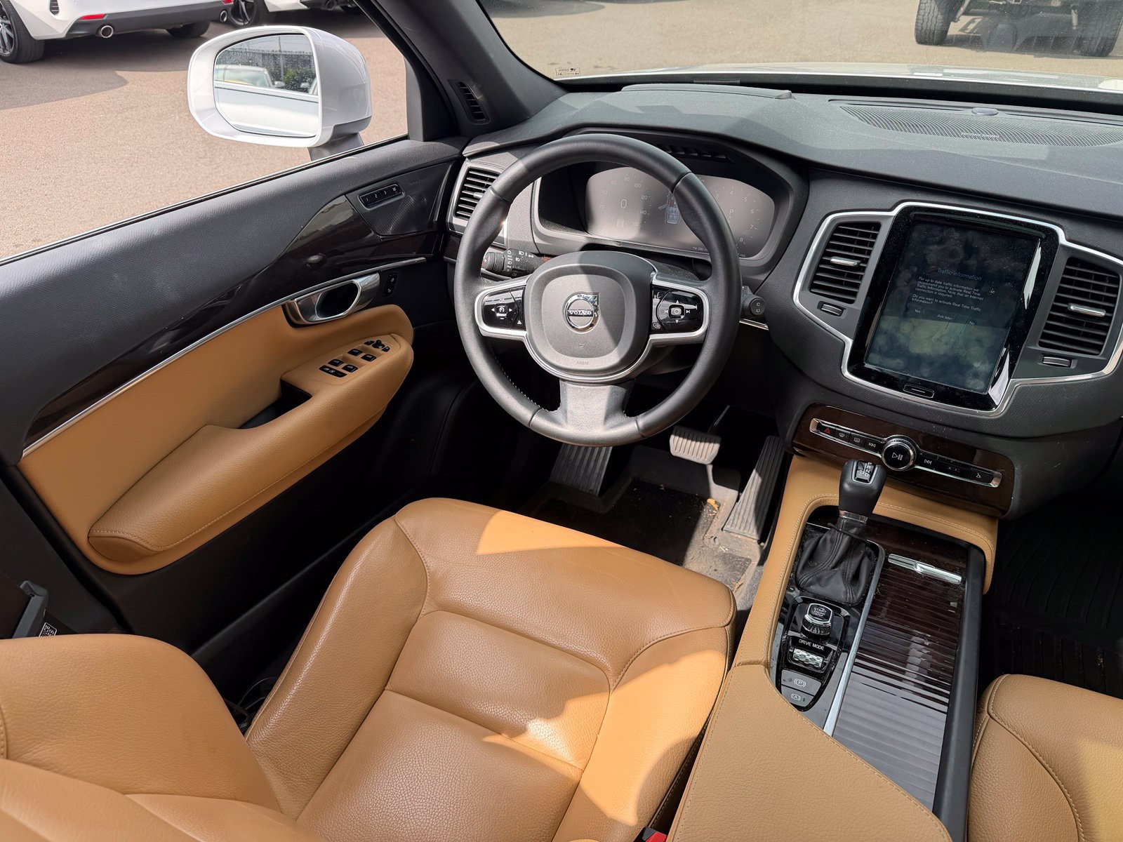 Used 2019 Volvo XC90 T6 Momentum w/ Advanced Package AWD/4WD image 6