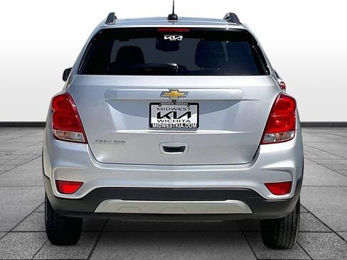 Used 2022 Chevrolet Trax LT w/ LT Convenience Package AWD/4WD image 4