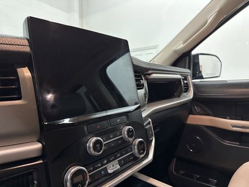 Used 2023 Ford Expedition Max XLT image 34