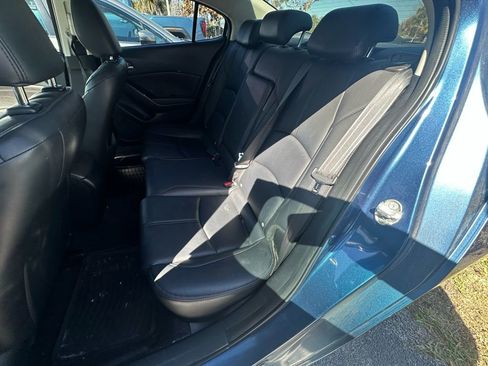 Used 2018 MAZDA MAZDA3 Touring image 12