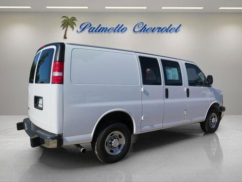Used 2024 Chevrolet Express 2500 w/ Driver Convenience Package RWD image 3
