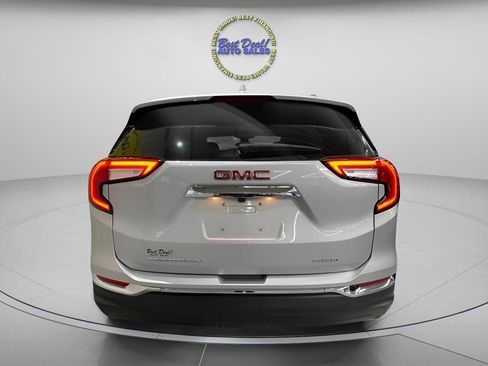 Used 2022 GMC Terrain SLT w/ Infotainment Package II AWD/4WD image 4