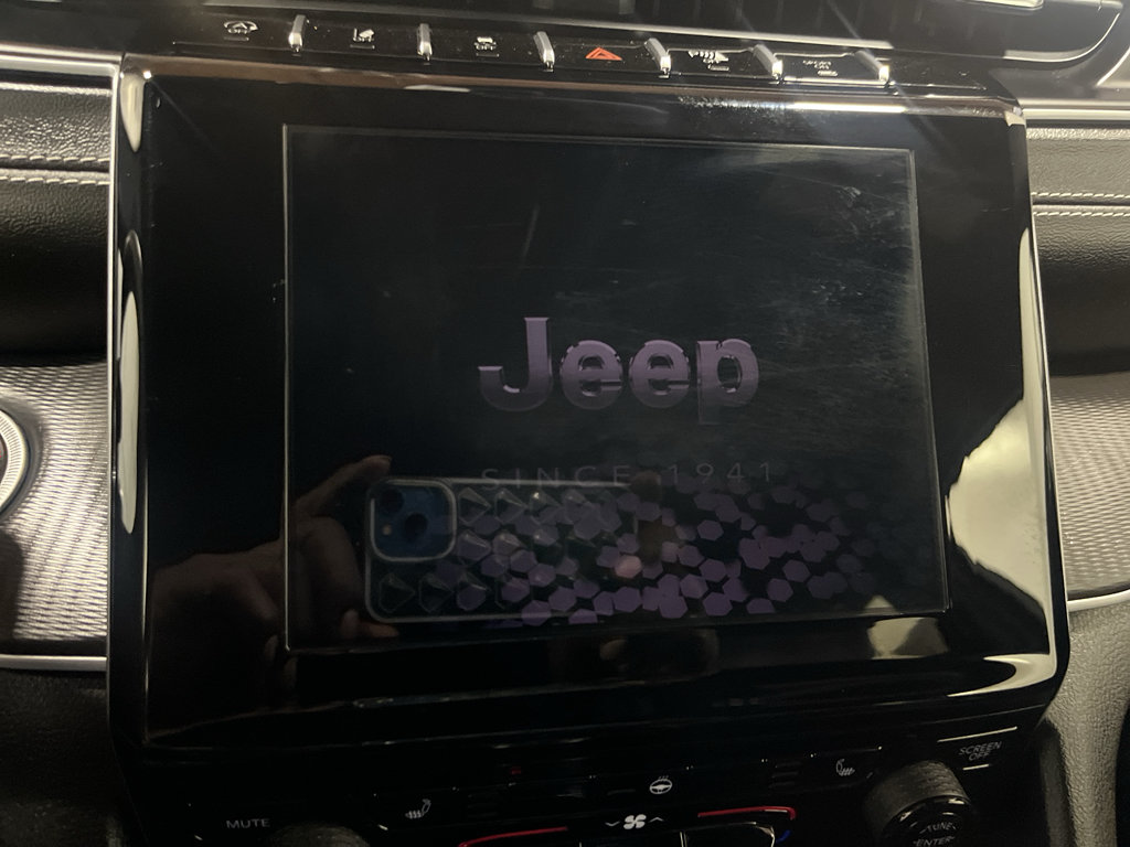 Used 2024 Jeep Grand Cherokee L Laredo AWD/4WD image 31