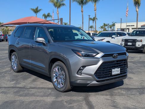 New 2026 Toyota Grand Highlander AWD image 8