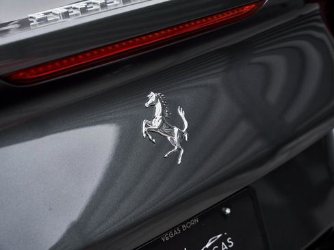 Used 2022 Ferrari 812 GTS image 13
