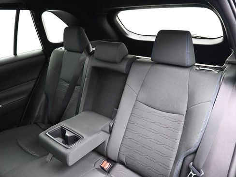Used 2025 Toyota RAV4 SE w/ Convenience Package AWD/4WD image 13