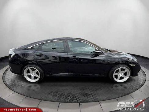 Used 2019 Honda Civic Sport image 6