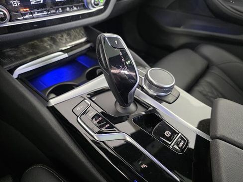 Used 2022 BMW 530i xDrive image 37