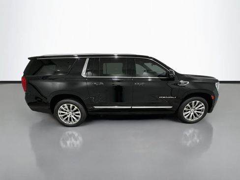Certified 2023 GMC Yukon XL Denali AWD/4WD image 8