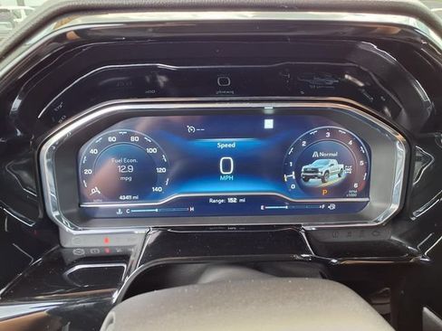 Used 2023 Chevrolet Silverado 1500 LT Trail Boss w/ LT Trail Boss Premium Package AWD/4WD image 37
