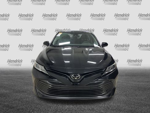 Used 2019 Toyota Camry LE image 3