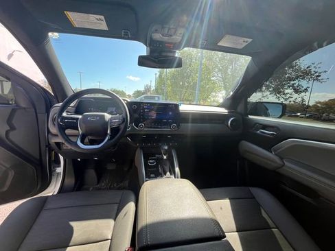 Used 2025 Chevrolet Colorado ZR2 w/ Technology Package image 12