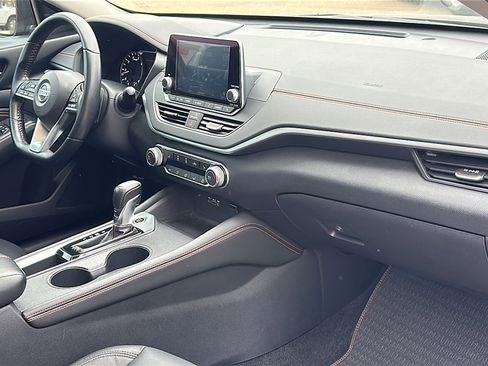 Used 2019 Nissan Altima 2.5 SR w/ SR Premium Package image 22