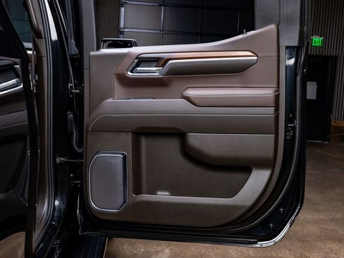 Used 2025 GMC Sierra 1500 Denali w/ Denali Reserve Package image 39