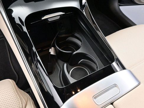 Used 2024 Mercedes-Benz GLC 300 4MATIC image 20