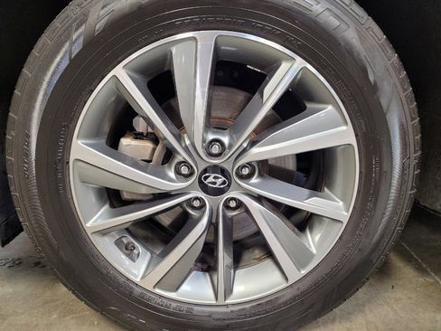 Used 2019 Hyundai Santa Fe SEL FWD image 31