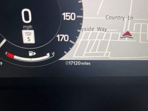 Used 2024 Land Rover Discovery Sport Dynamic SE image 6