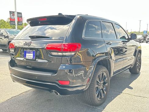 Used 2020 Jeep Grand Cherokee Altitude AWD/4WD image 7