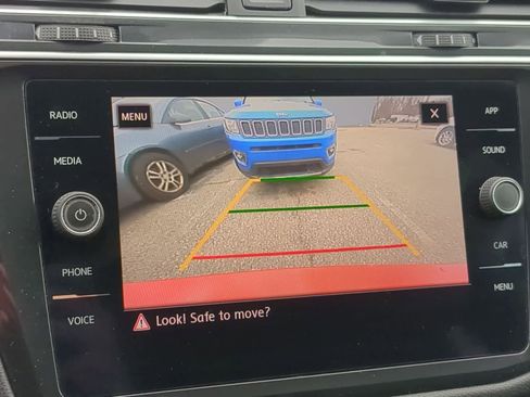 Used 2018 Volkswagen Tiguan SE image 28