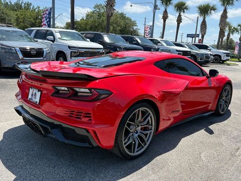 Used 2025 Chevrolet Corvette Z06 RWD image 6