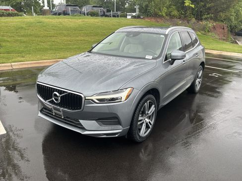 Used 2020 Volvo XC60 T6 Momentum w/ Protection Package Premier AWD/4WD image 5