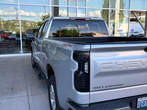 Used 2021 Chevrolet Silverado 1500 LT w/ Bed Protection Package AWD/4WD image 3