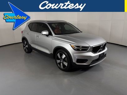 Used 2019 Volvo XC40 T5 Momentum