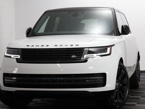 New 2025 Land Rover Range Rover Long Wheelbase Autobiography image 2