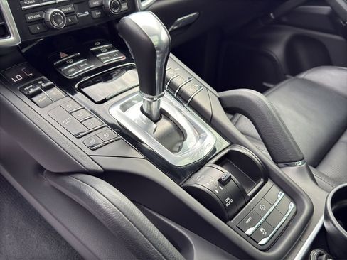 Used 2016 Porsche Cayenne image 15
