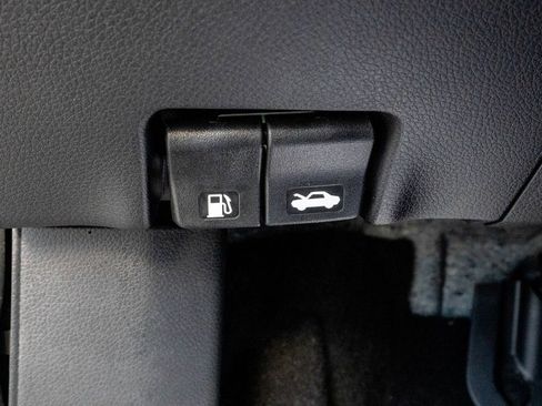 Used 2020 Nissan Rogue Sport SL AWD/4WD image 21