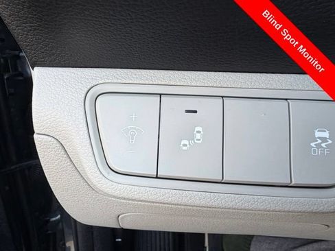 Used 2023 Kia Forte LXS w/ LXS Technology Package FWD image 12