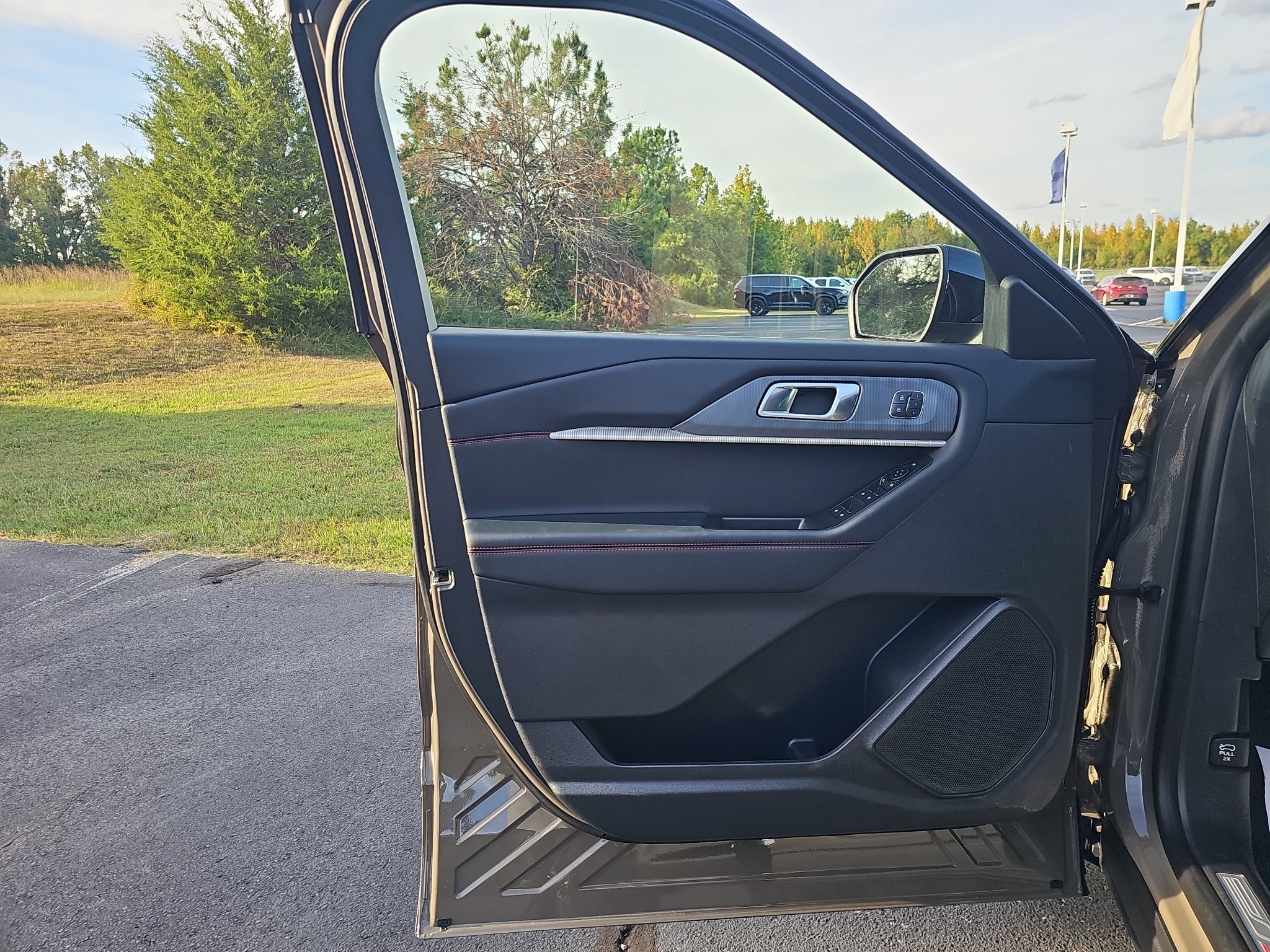 New 2027 Ford Explorer ST-Line w/ Premium Package RWD image 19