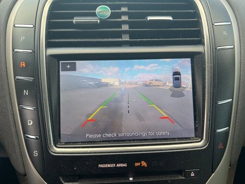 Used 2019 Lincoln Nautilus Select image 16