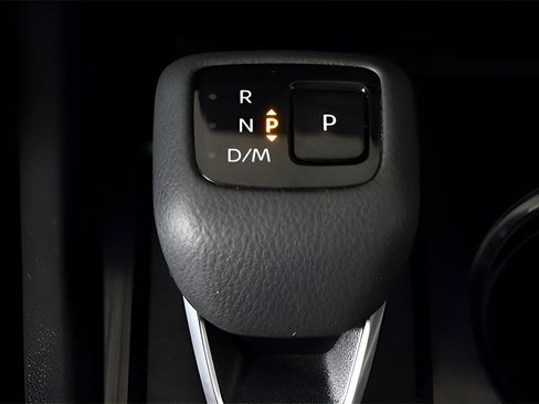 Used 2024 Nissan Rogue SV image 32