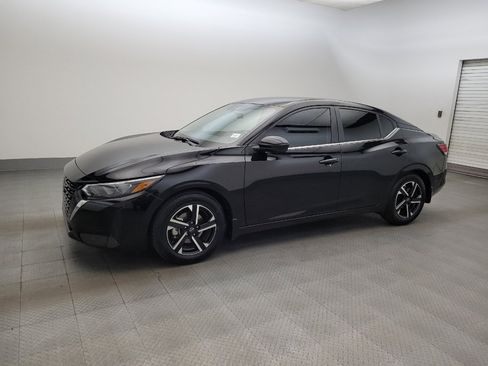 Used 2025 Nissan Sentra SV FWD image 2