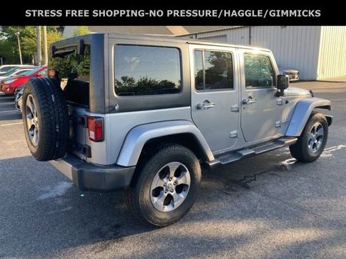 Used 2017 Jeep Wrangler Unlimited Sahara image 3
