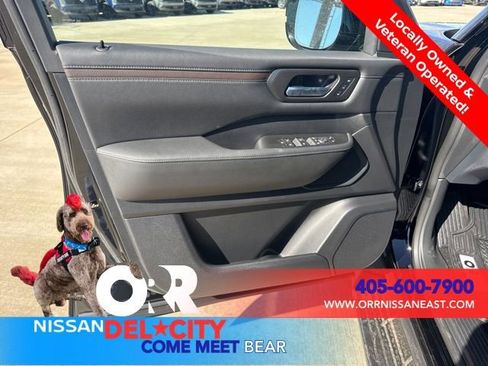 New 2025 Nissan Armada SL w/ Captain's Chari Seat Package AWD/4WD image 16