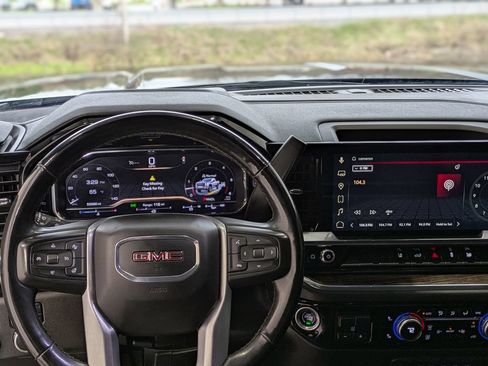 Used 2024 GMC Sierra 3500 SLE w/ SLE Convenience Package AWD/4WD image 9