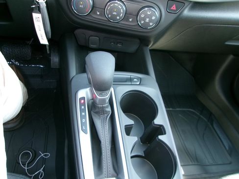 New 2026 Chevrolet Trax LS w/ LS Convenience Package FWD image 18