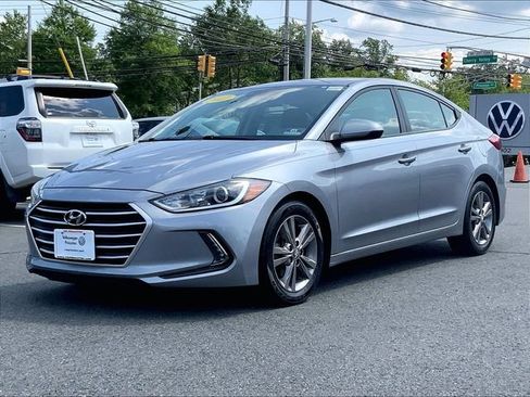 Used 2017 Hyundai Elantra SE w/ SE A/T Tech Package 03 FWD image 2