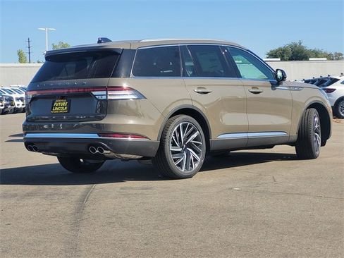 New 2026 Lincoln Aviator Reserve image 4