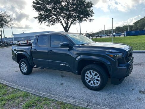 Used 2025 Toyota Tacoma SR5 RWD image 8