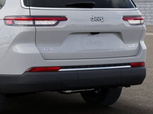New 2025 Jeep Grand Cherokee L Limited image 13